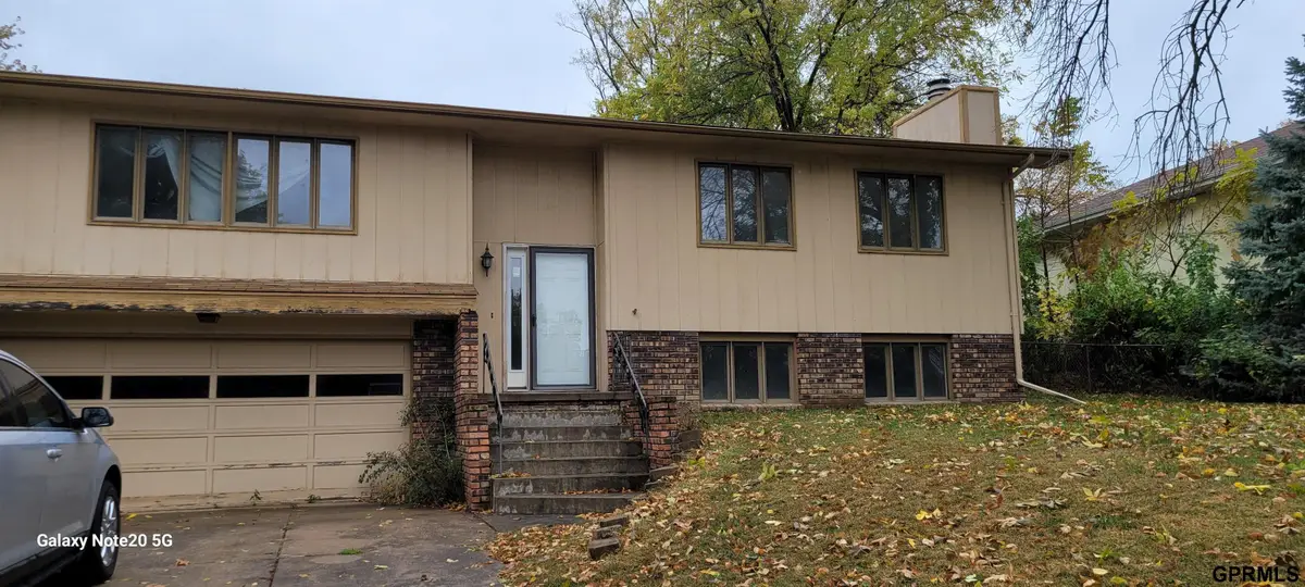 7624 Wirt Street, Omaha, NE 68134 - Image #1