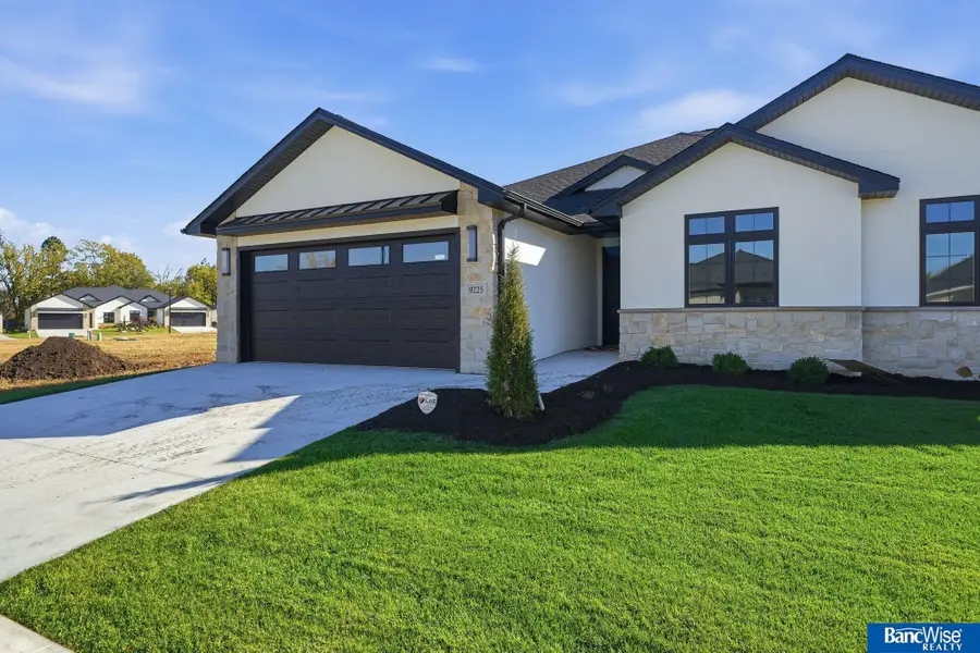 9225 Marbella Drive, Lincoln, NE 68520 - Image #2
