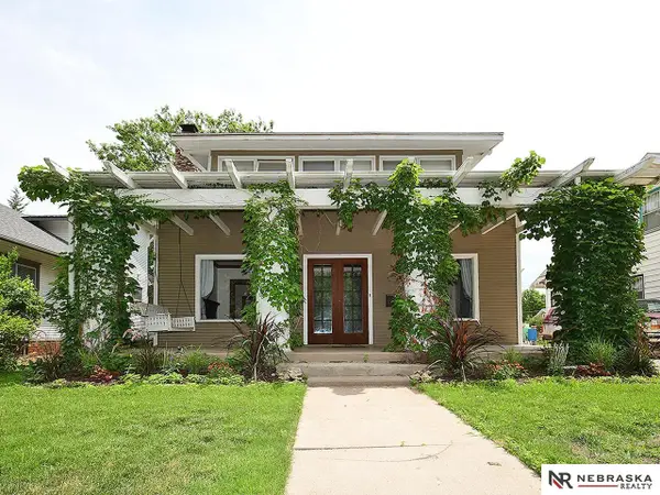 810 S 35th Street, Lincoln, NE 68510