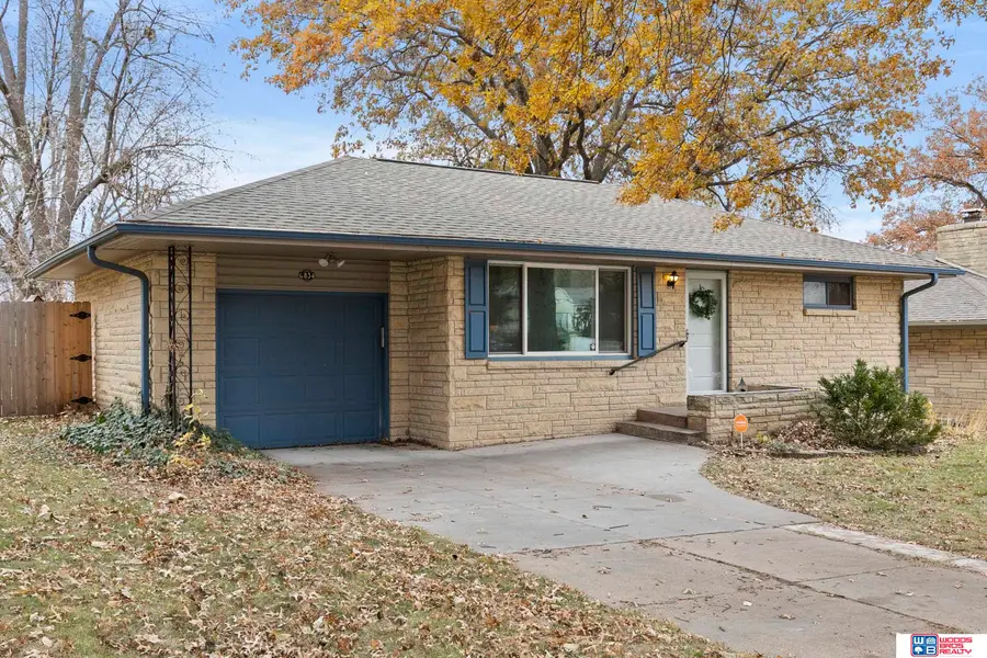 6834 Leighton Avenue, Lincoln, NE 68507 - Image #2