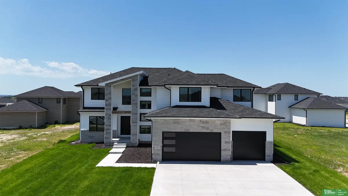 5508 Kestrel Parkway, Elkhorn, NE 68022 - Image #1