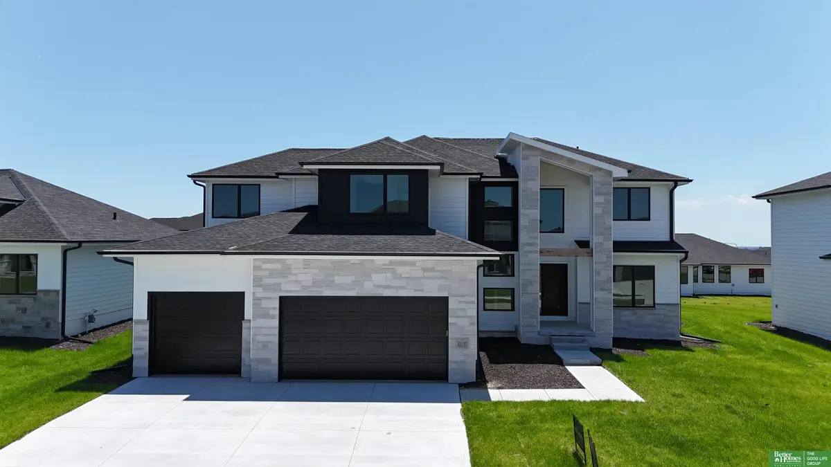 21137 Ellison Avenue, Elkhorn, NE 68022 - Image #1