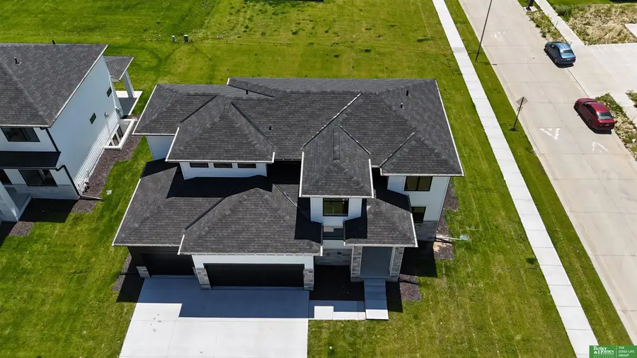 21143 Ellison Avenue, Elkhorn, NE 68022 - Image #3