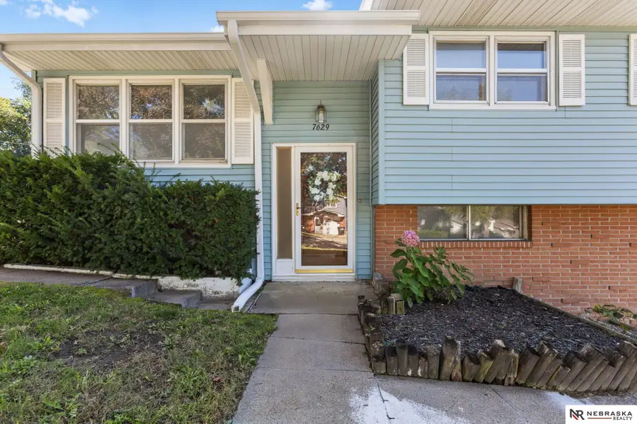 7629 Nebraska Avenue, Omaha, NE 68134 - Image #2