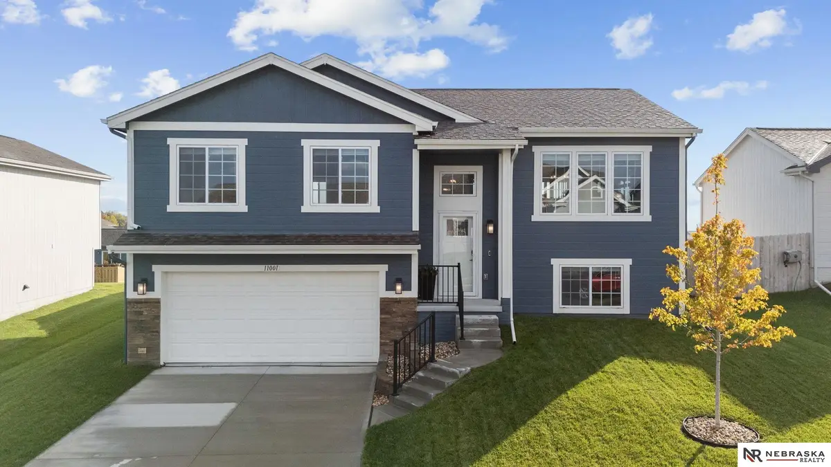 11001 Sheffield Street, Omaha, NE 68142 - Image #1