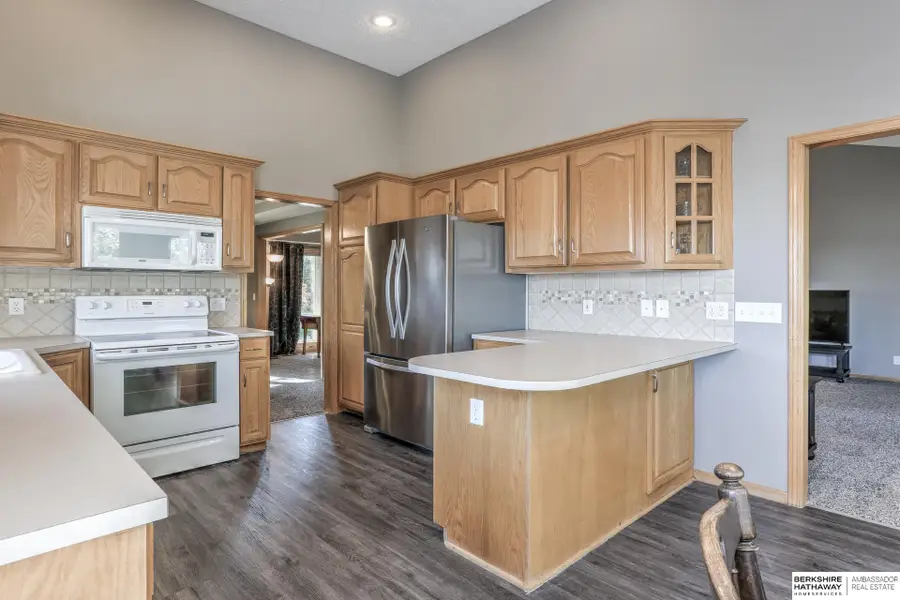 10390 Vernon Avenue, Omaha, NE 68134 - Image #2