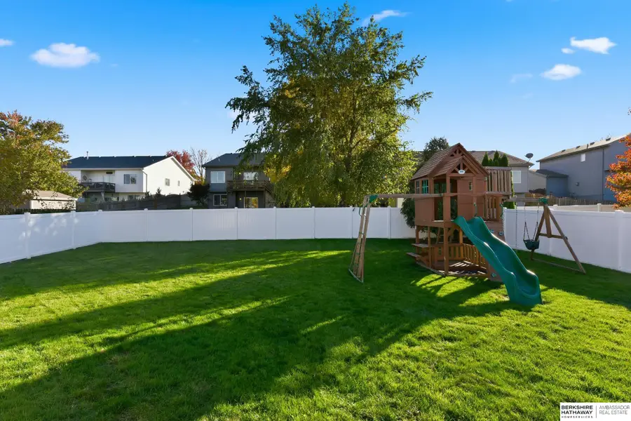 813 Clearwater Drive, Papillion, NE 68046 - Image #2