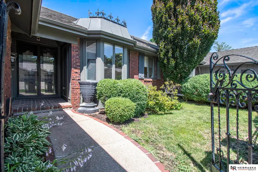 10082 Fieldcrest Drive, Omaha, NE 68114 - Image #3