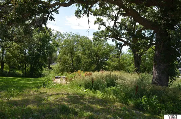 8504 Lake Ridge Drive, Plattsmouth, NE 68048