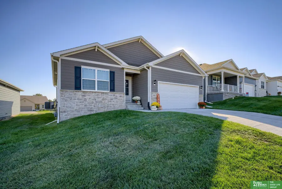 4411 Schilling Drive, Bellevue, NE 68123 - Image #2