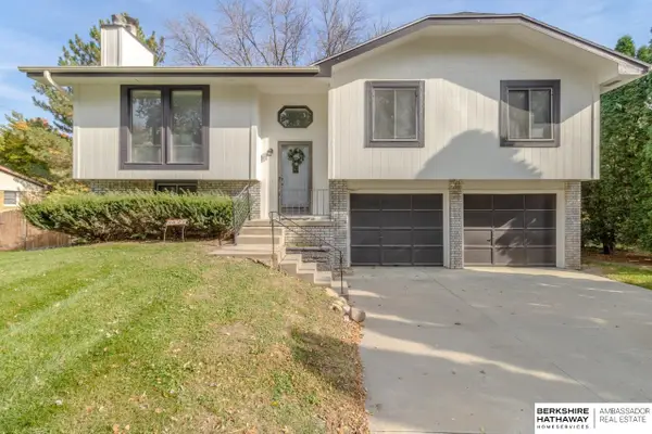 9621 Oak Ridge Drive, Bellevue, NE 68147