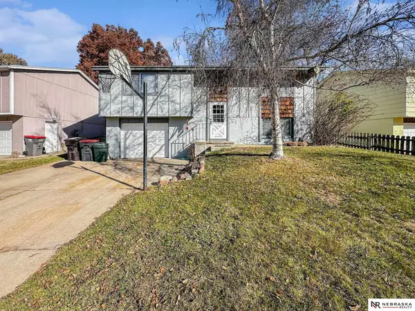 5044 Grassridge Road, Lincoln, NE 68512