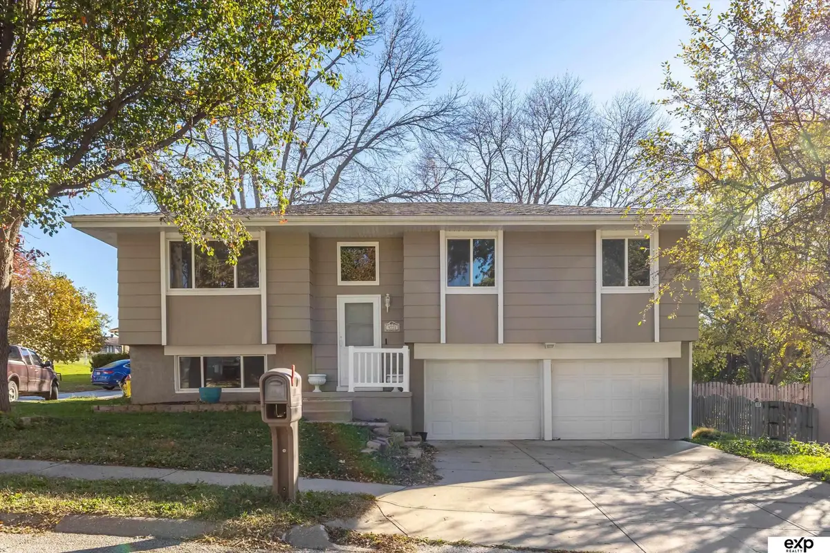 5721 N 117 Circle, Omaha, NE 68164 - Image #1