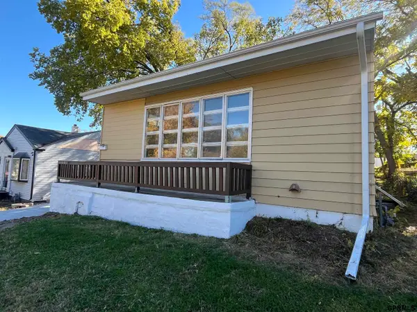 4619 Saratoga Street, Omaha, NE 68104