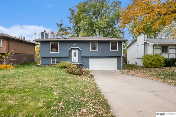 9405 Maplewood Boulevard, Omaha, NE 68134