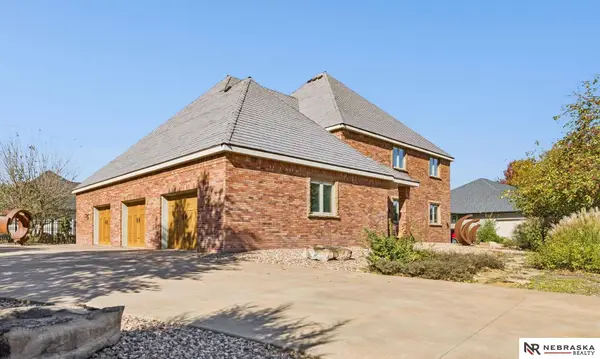 6535 Rolling Hills Court, Lincoln, NE 68512