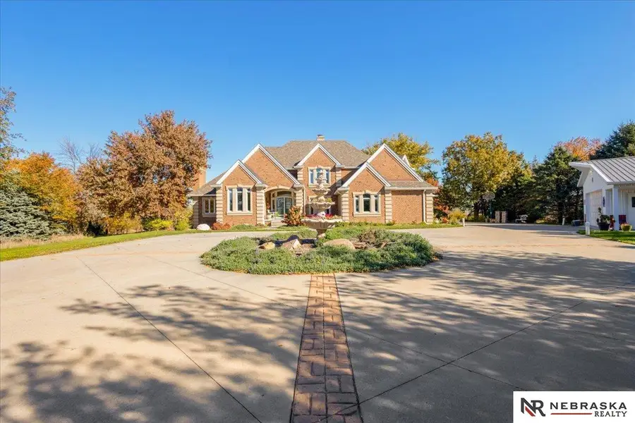 6733 Platteview Road, Papillion, NE 68133 - Image #2