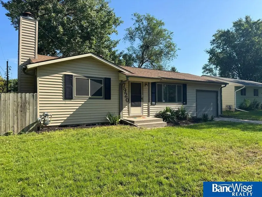 7920 Cherrywood Drive, Lincoln, NE 68510 - Image #2