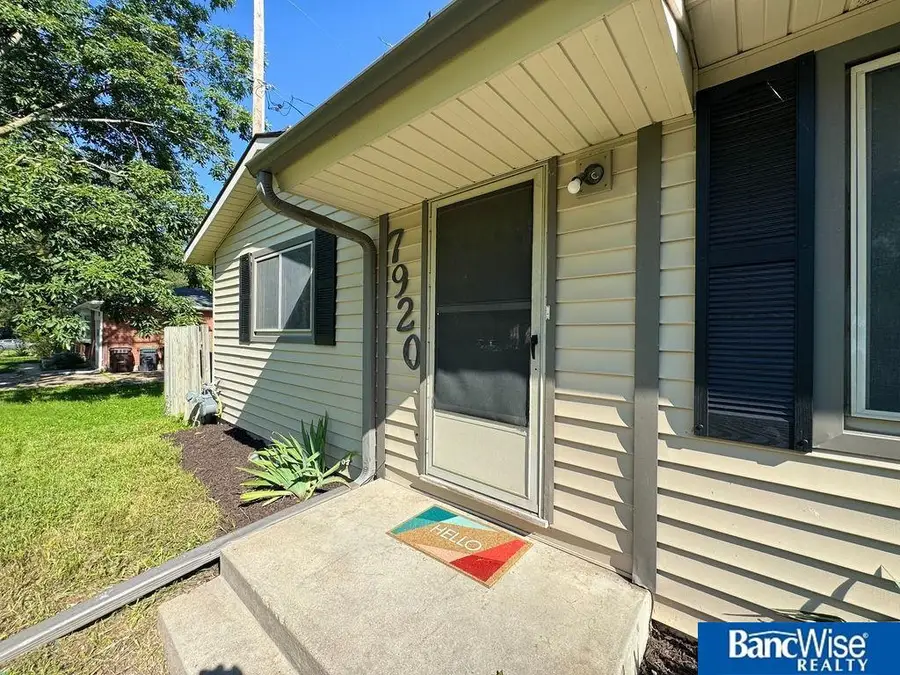 7920 Cherrywood Drive, Lincoln, NE 68510 - Image #3