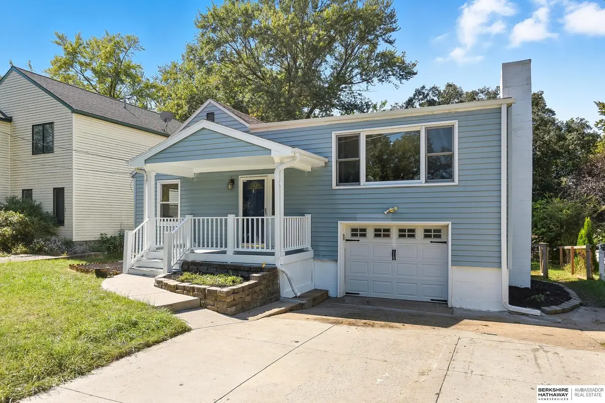 418 Bellevue Boulevard N, Bellevue, NE 68005 - Image #1