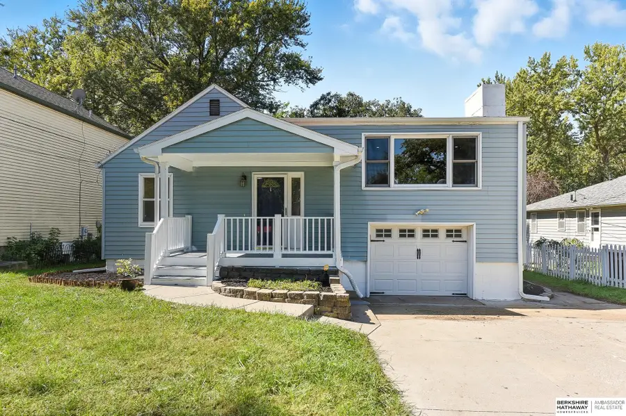 418 Bellevue Boulevard N, Bellevue, NE 68005 - Image #2