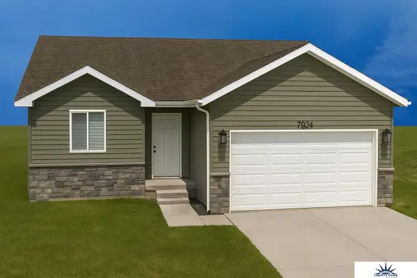 7924 N 94th Street, Omaha, NE 68122