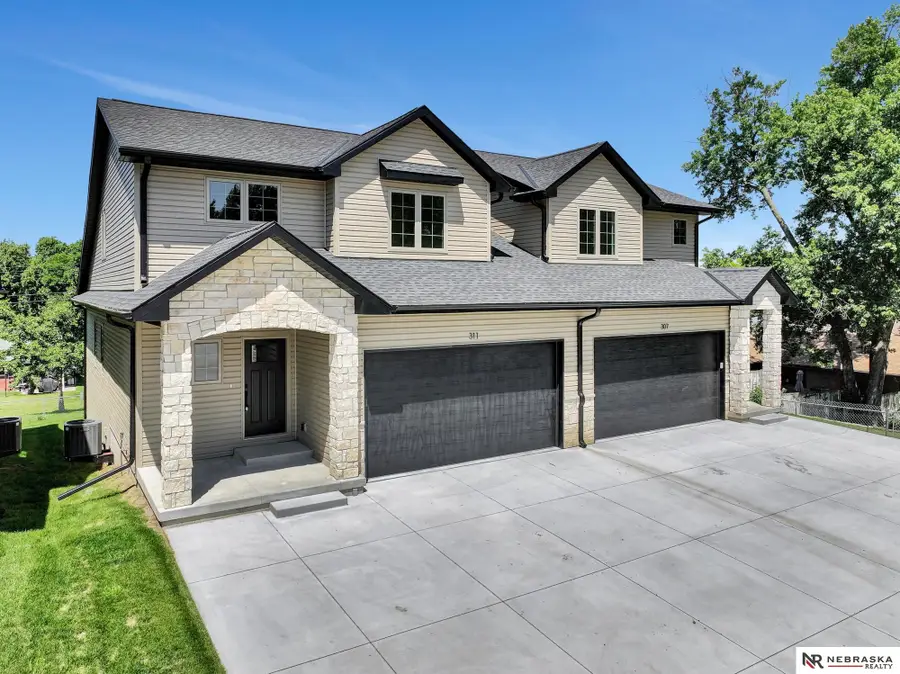 311 S 55th Street, Lincoln, NE 68510 - Image #2