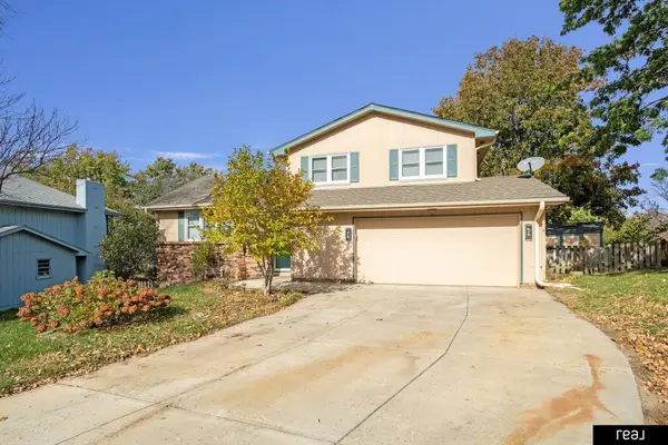 1002 Cumberland Court, Papillion, NE 68046