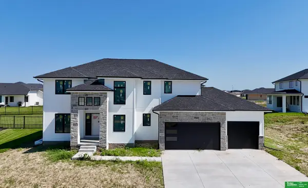 21108 Arlington Street, Elkhorn, NE 68022