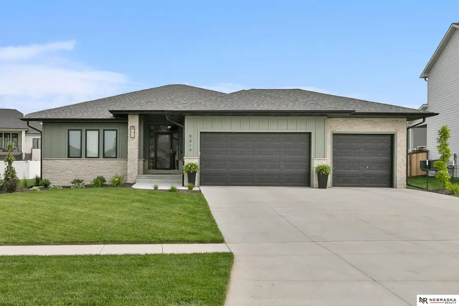 8819 Appaloosa Lane, Lincoln, NE 68520 - Image #2