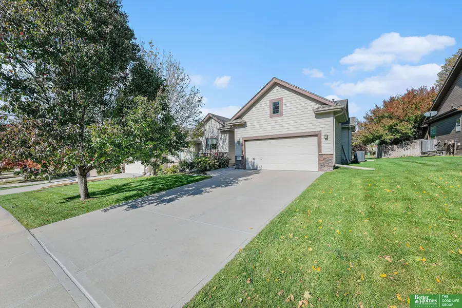 17302 Emmet Street, Omaha, NE 68116 - Image #2