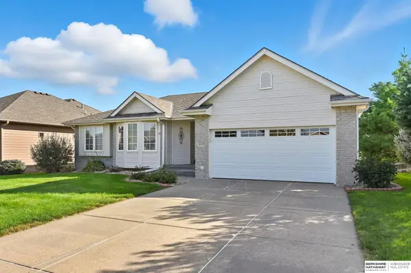 16705 Ogden Circle, Omaha, NE 68116