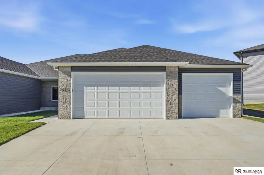5831 S 95th Street, Lincoln, NE 68526 - Image #3
