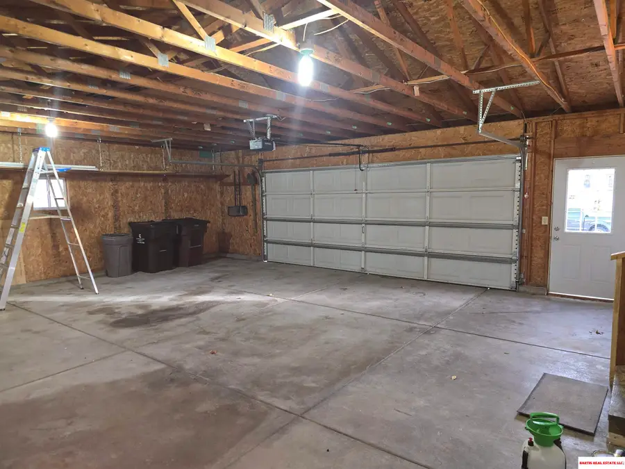 102 Walnut Street, Hickman, NE 68372 - Image #3