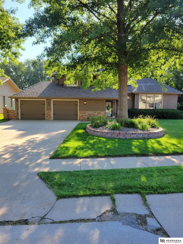 655 N 149th Avenue, Omaha, NE 68154