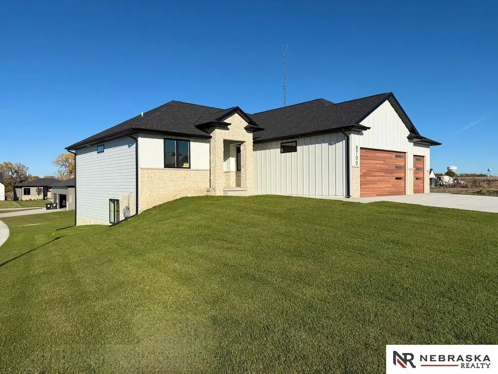 8700 Honeybee Lane, Lincoln, NE 68526 - Image #1
