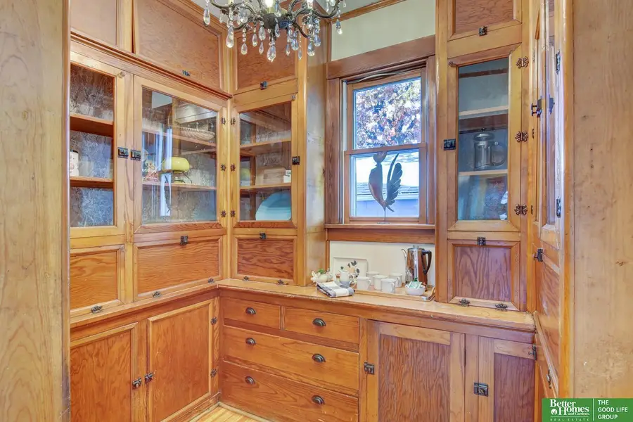 2301 S 35th Avenue, Omaha, NE 68105 - Image #2