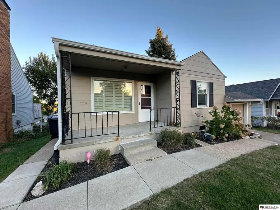 961 S 51st Street, Omaha, NE 68106 - Image #2