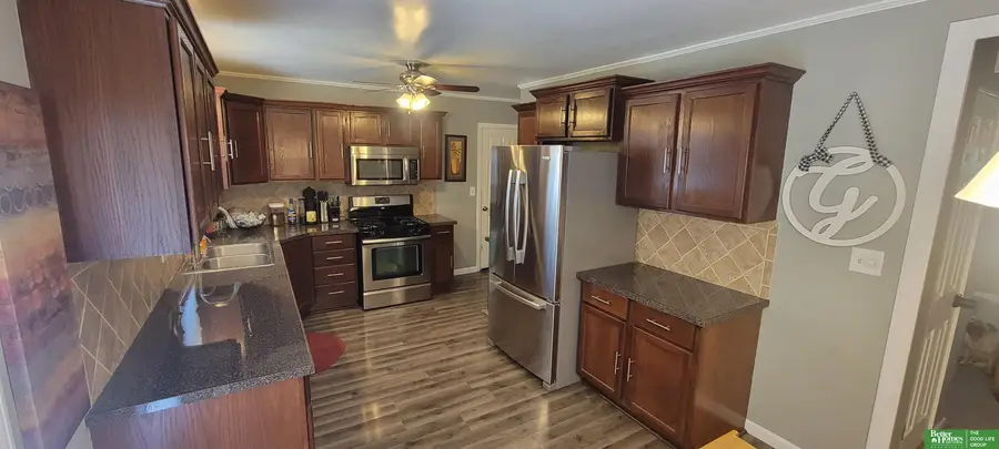 2117 N Nebraska Avenue, York, NE 68467 - Image #3
