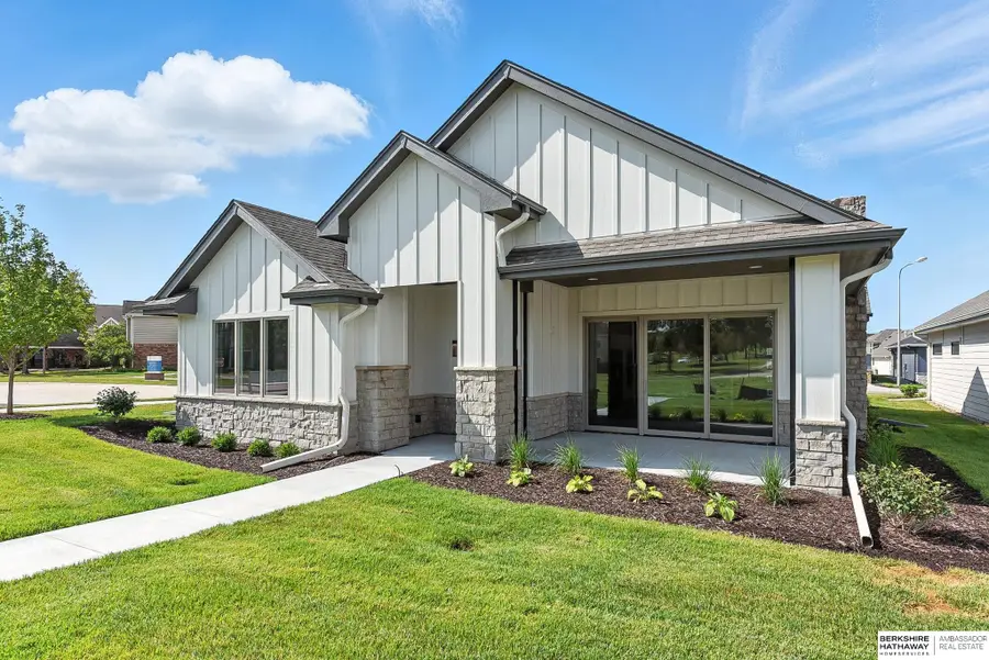 17502 Dupont Plaza Circle, Omaha, NE 68130 - Image #2