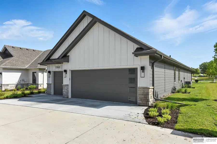 17502 Dupont Plaza Circle, Omaha, NE 68130 - Image #3