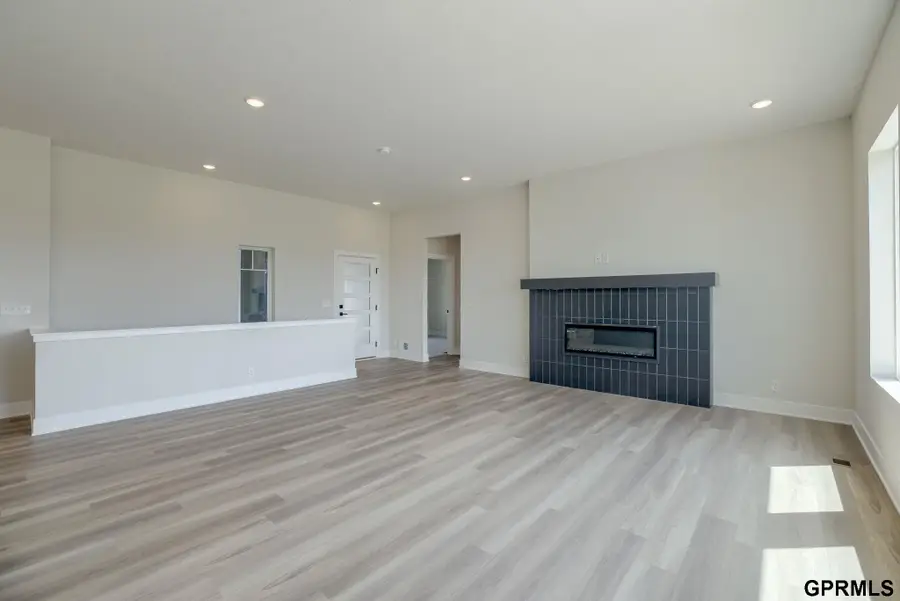 20137 R Street, Omaha, NE 68135 - Image #2