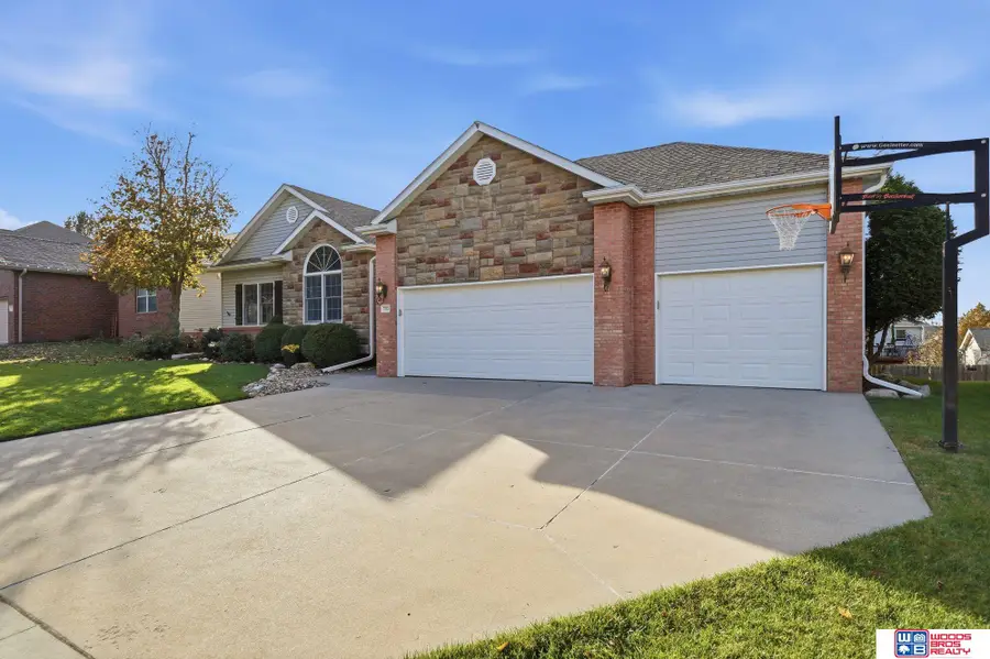 7725 Tropp Ridge Drive, Lincoln, NE 68512 - Image #2