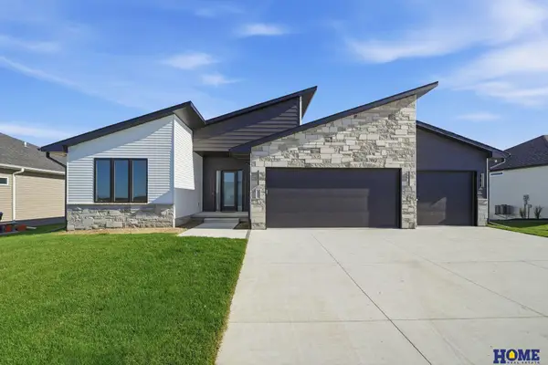 604 N 106th Street, Lincoln, NE 68527