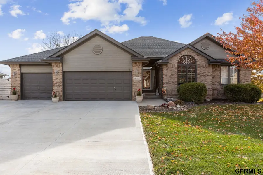 18925 Chandler Street, Omaha, NE 68136 - Image #2