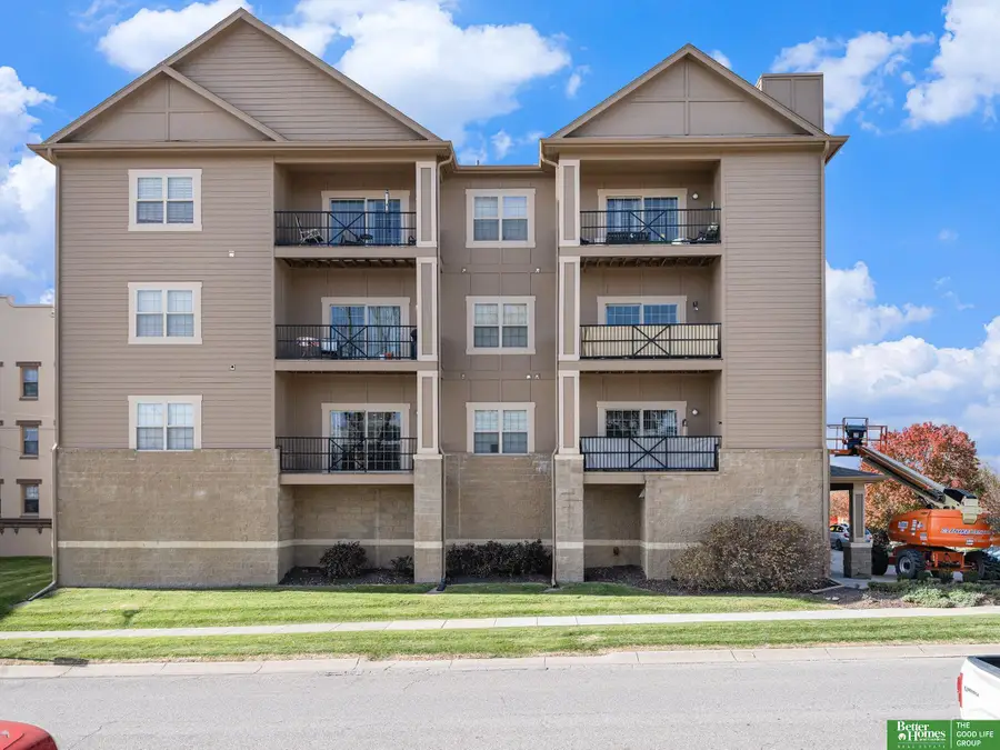 224 N 49 Street #2D, Omaha, NE 68132-9999 - Image #2