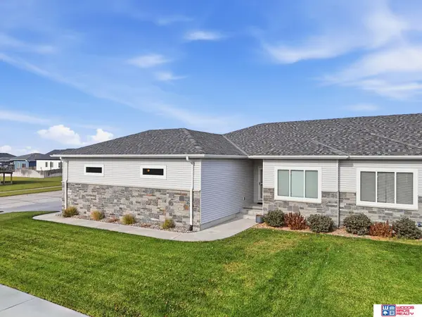 8300 Yankee Woods Drive, Lincoln, NE 68516