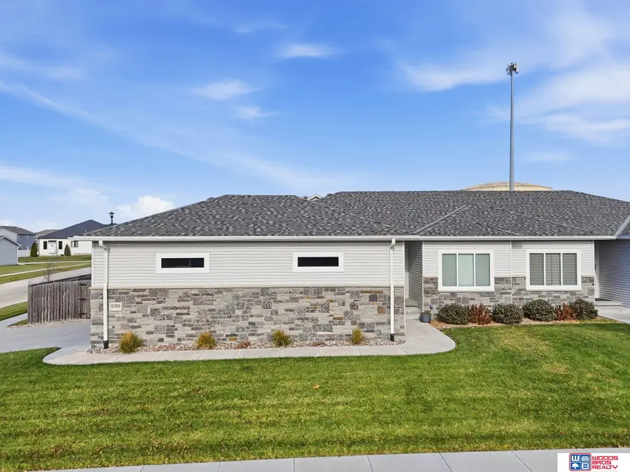 8300 Yankee Woods Drive, Lincoln, NE 68516 - Image #2