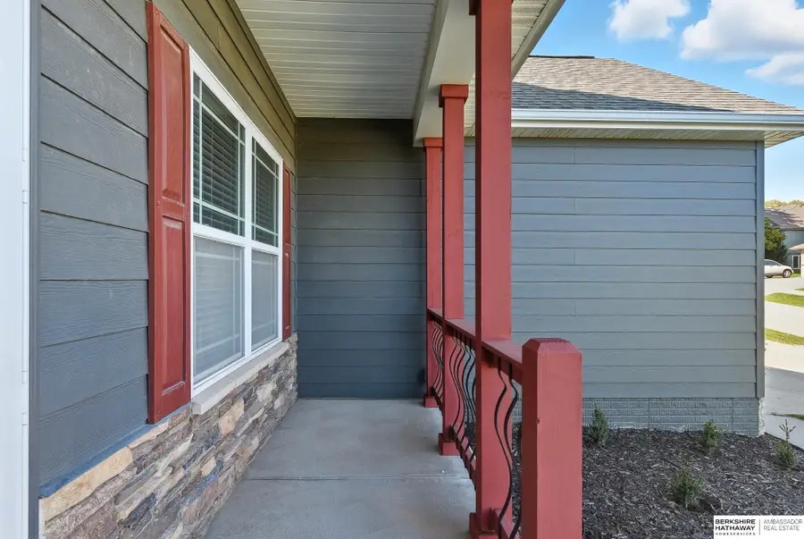 19505 Pearl Circle, Chicago, NE 68022 - Image #3