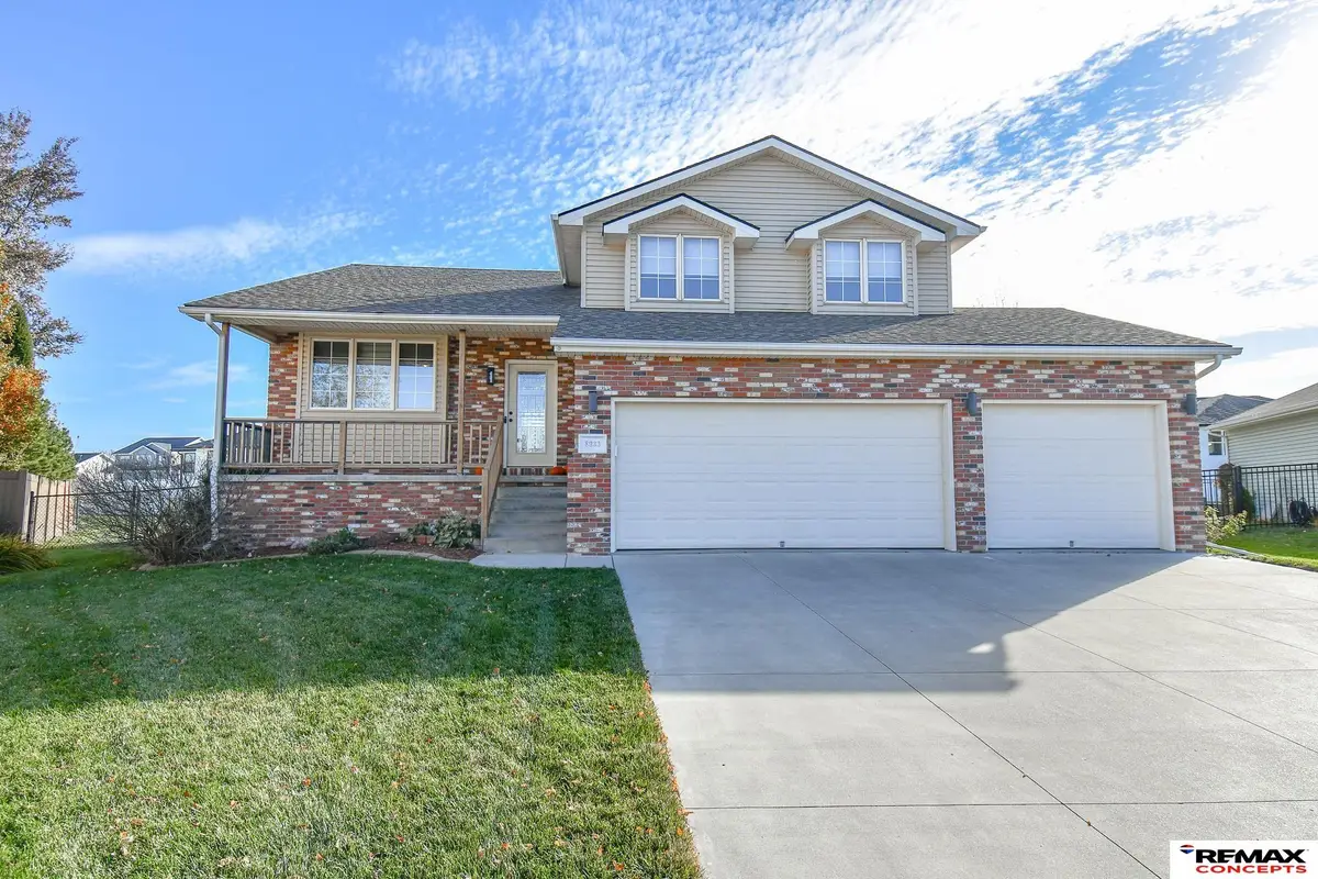 8933 Prairie Village Court, Lincoln, NE 68507 - Image #1